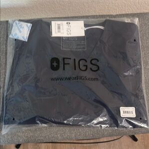 Figs navy Scrub Top new
